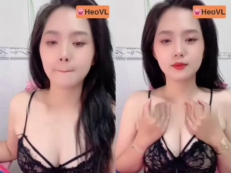 Em gái răng khểnh khoe cậu bé tròn trắng